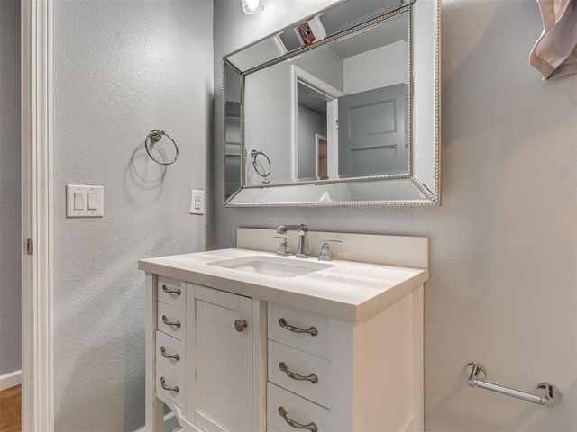9927 Georgia Avenue, The Village, OK 73120