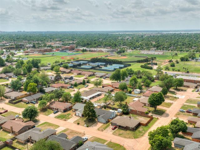 9927 Georgia Avenue, The Village, OK 73120