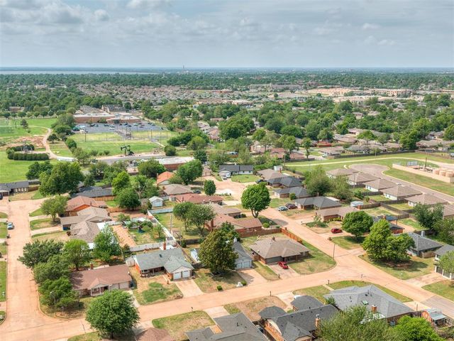 9927 Georgia Avenue, The Village, OK 73120