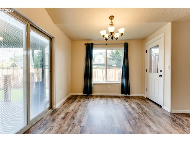 362 CAMRIN Loop, Creswell, OR 97426