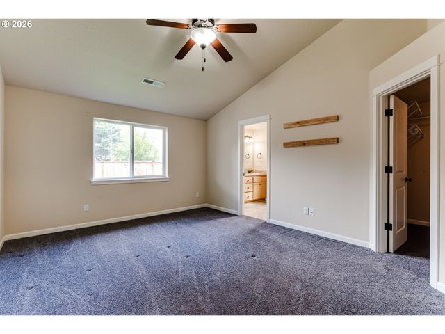 362 CAMRIN Loop, Creswell, OR 97426