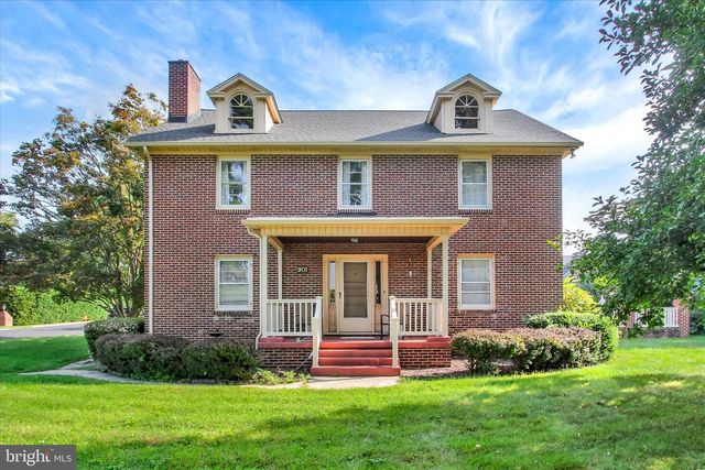 901 E MAIN ST, Waynesboro, PA 17268