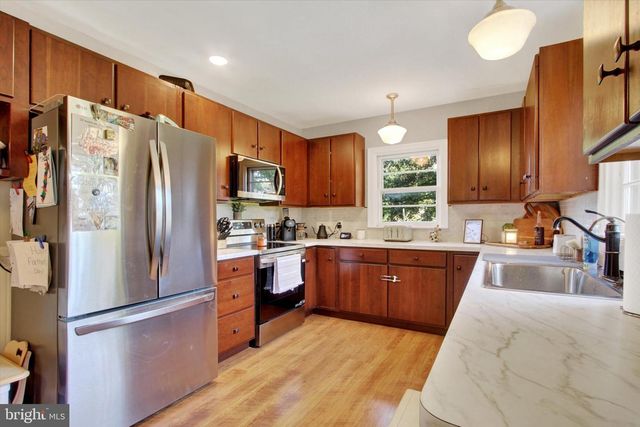 901 E MAIN ST, Waynesboro, PA 17268