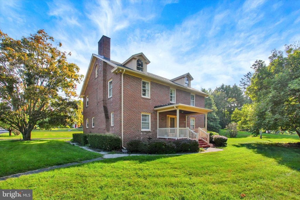 901 E MAIN ST, Waynesboro, PA 17268