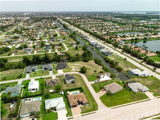 2322 Trafalgar PKWY, Cape Coral, FL 33991