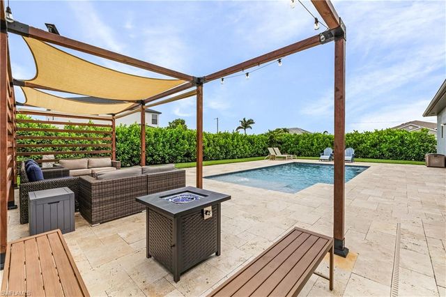 2322 Trafalgar PKWY, Cape Coral, FL 33991