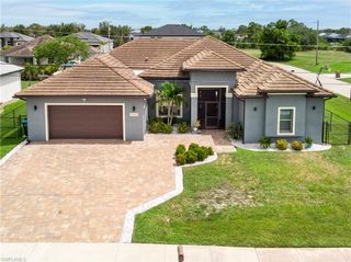 2322 Trafalgar PKWY, Cape Coral, FL 33991