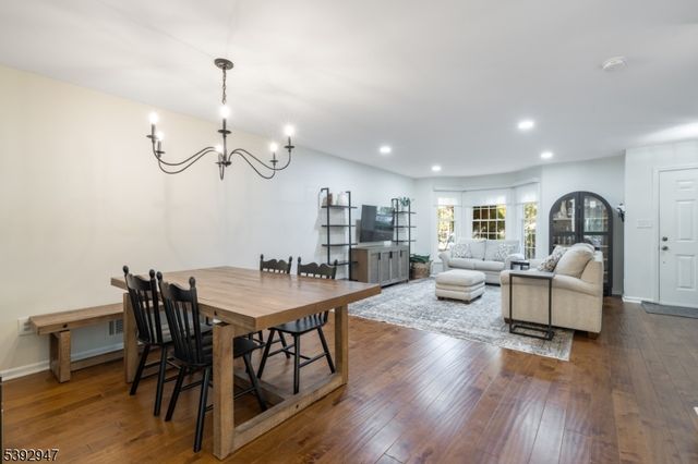 83 Laurelwood Ct, Rockaway Twp., NJ 07866