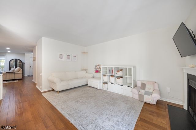 83 Laurelwood Ct, Rockaway Twp., NJ 07866