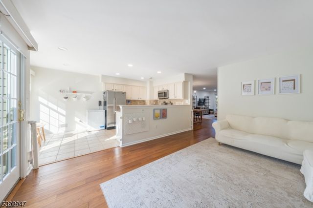 83 Laurelwood Ct, Rockaway Twp., NJ 07866