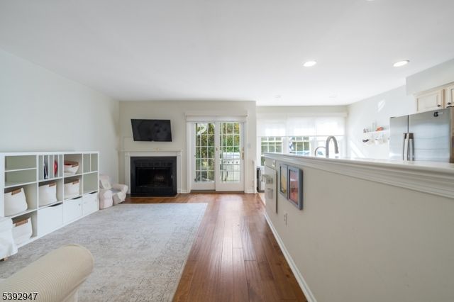 83 Laurelwood Ct, Rockaway Twp., NJ 07866