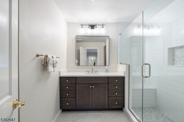 83 Laurelwood Ct, Rockaway Twp., NJ 07866