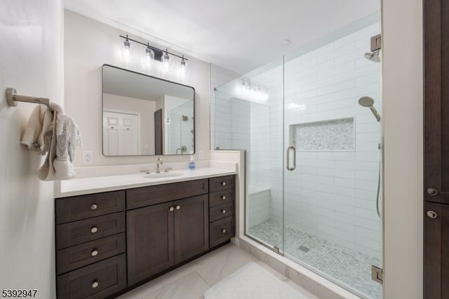 83 Laurelwood Ct, Rockaway Twp., NJ 07866