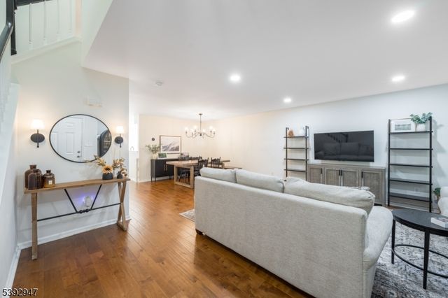 83 Laurelwood Ct, Rockaway Twp., NJ 07866