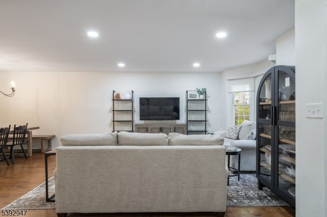 83 Laurelwood Ct, Rockaway Twp., NJ 07866