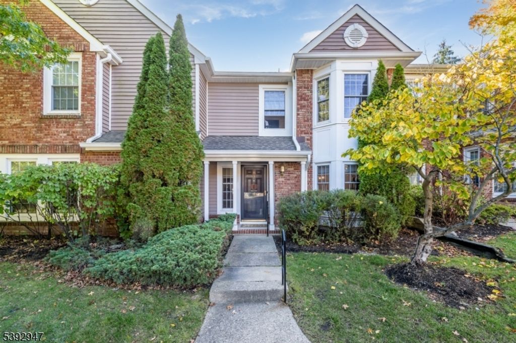 83 Laurelwood Ct, Rockaway Twp., NJ 07866