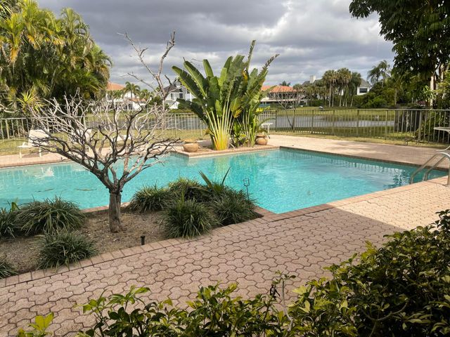 21156 Ormond Court, Boca Raton, FL 33433