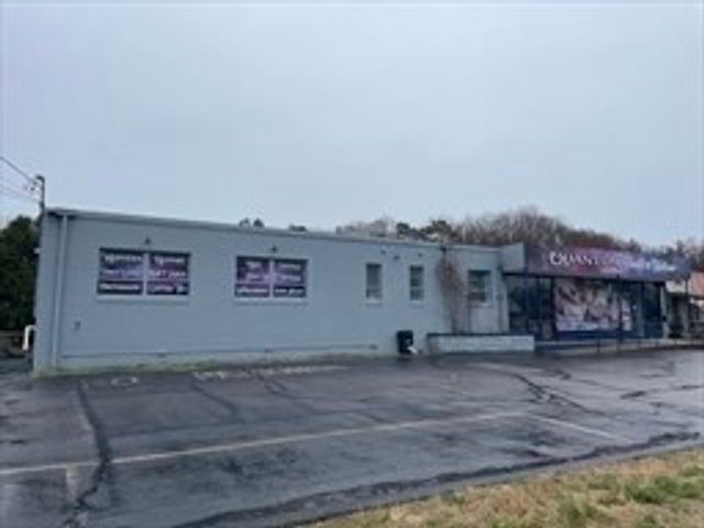 549 Central Ave, Seekonk, MA 02771