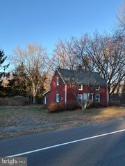 697 MONMOUTH RD, Chesterfield, NJ 08060