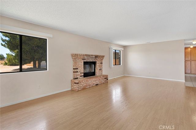 15185 Orange, Hesperia, CA 92345