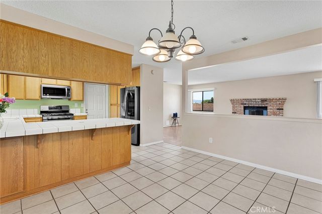 15185 Orange, Hesperia, CA 92345