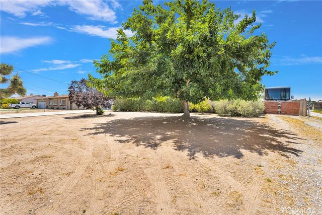 15185 Orange, Hesperia, CA 92345