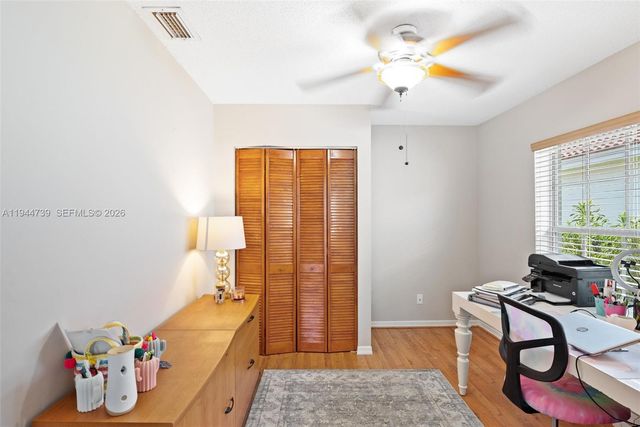 955 Azure Ln, Weston, FL 33326