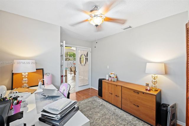 955 Azure Ln, Weston, FL 33326