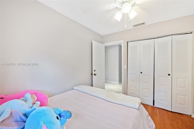 955 Azure Ln, Weston, FL 33326