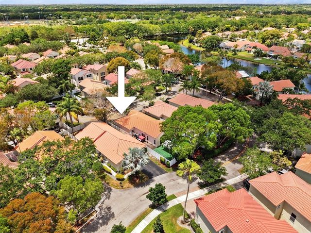 955 Azure Ln, Weston, FL 33326