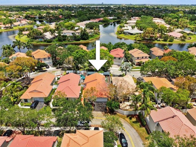 955 Azure Ln, Weston, FL 33326