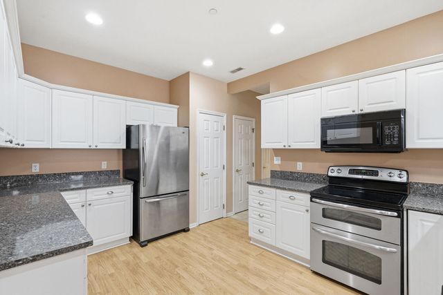 1008 St Andrews DRIVE, South Strabane, PA 15301