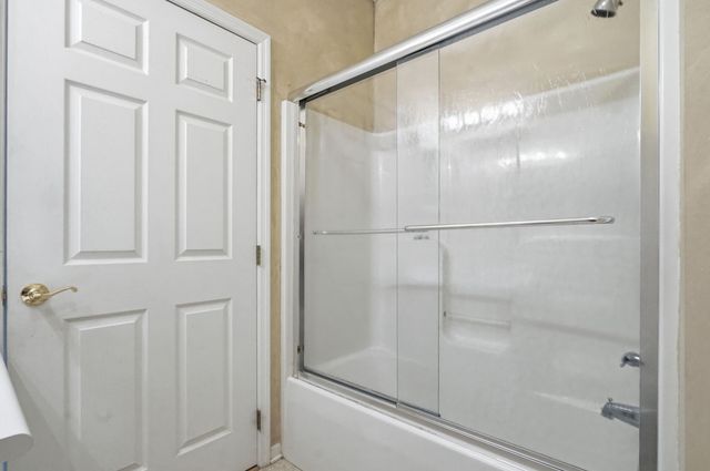1008 St Andrews DRIVE, South Strabane, PA 15301