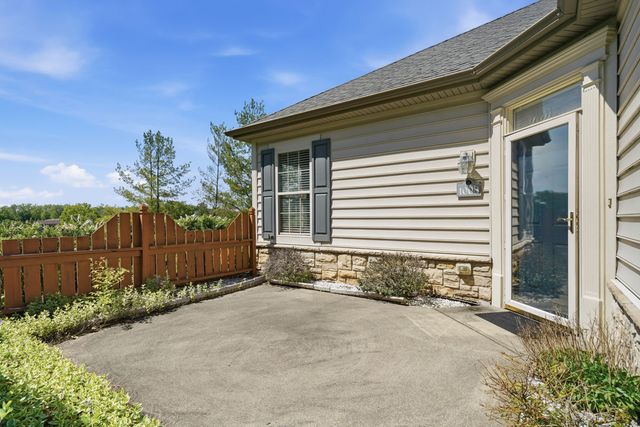 1008 St Andrews DRIVE, South Strabane, PA 15301