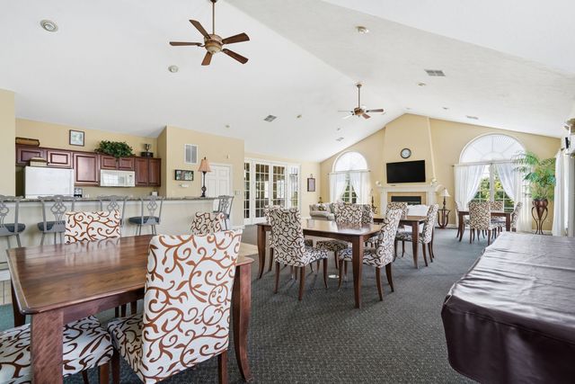 1008 St Andrews DRIVE, South Strabane, PA 15301