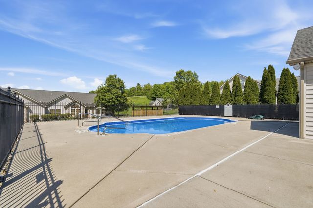 1008 St Andrews DRIVE, South Strabane, PA 15301