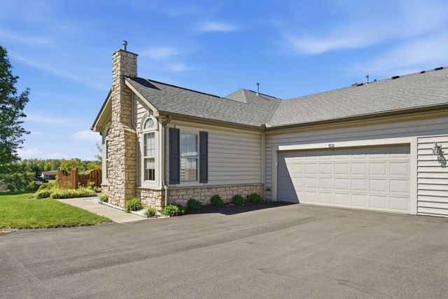 1008 St Andrews DRIVE, South Strabane, PA 15301