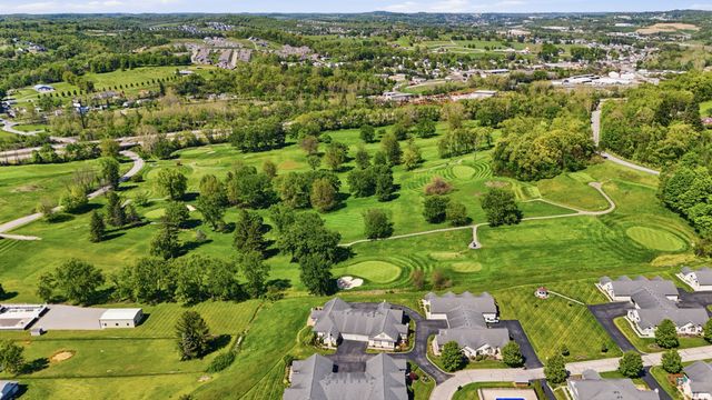 1008 St Andrews DRIVE, South Strabane, PA 15301