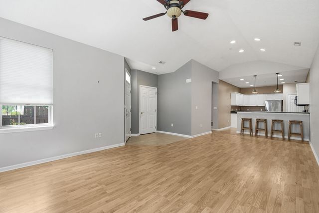 1008 St Andrews DRIVE, South Strabane, PA 15301