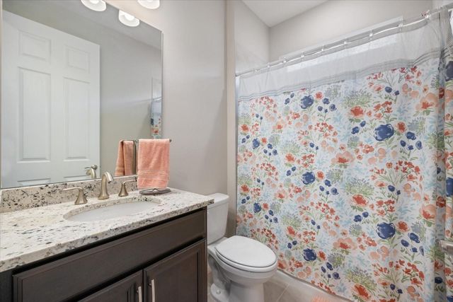 520 MARAVIYA BOULEVARD, Nokomis, FL 34275