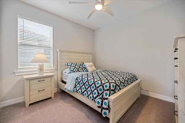 520 MARAVIYA BOULEVARD, Nokomis, FL 34275