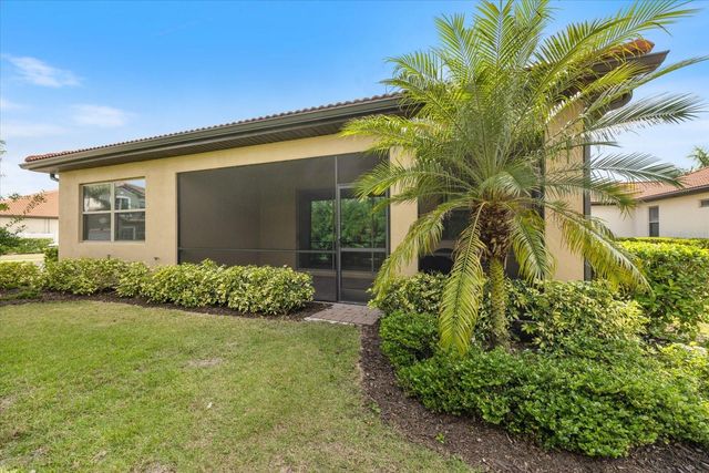 520 MARAVIYA BOULEVARD, Nokomis, FL 34275