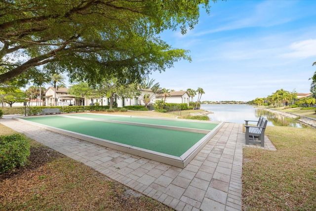 520 MARAVIYA BOULEVARD, Nokomis, FL 34275