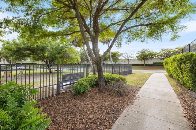 520 MARAVIYA BOULEVARD, Nokomis, FL 34275