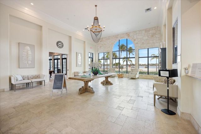 520 MARAVIYA BOULEVARD, Nokomis, FL 34275