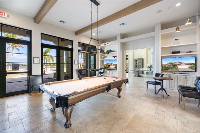 520 MARAVIYA BOULEVARD, Nokomis, FL 34275