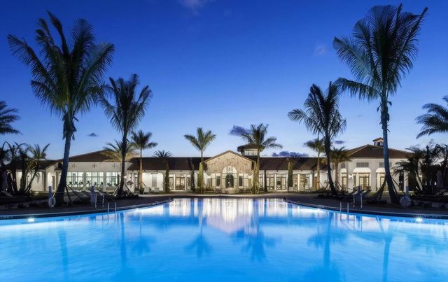 520 MARAVIYA BOULEVARD, Nokomis, FL 34275