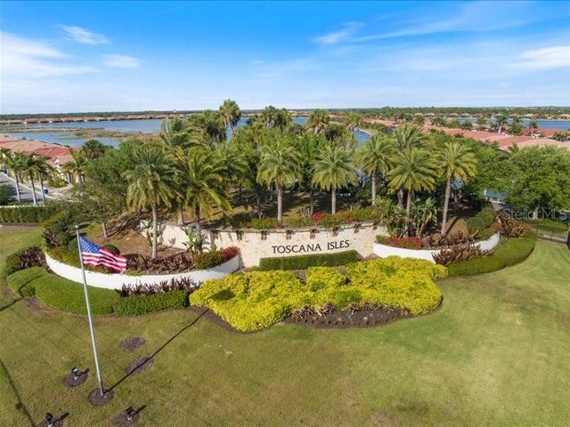 520 MARAVIYA BOULEVARD, Nokomis, FL 34275
