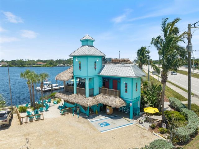 520 MARAVIYA BOULEVARD, Nokomis, FL 34275