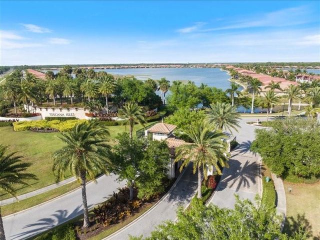 520 MARAVIYA BOULEVARD, Nokomis, FL 34275